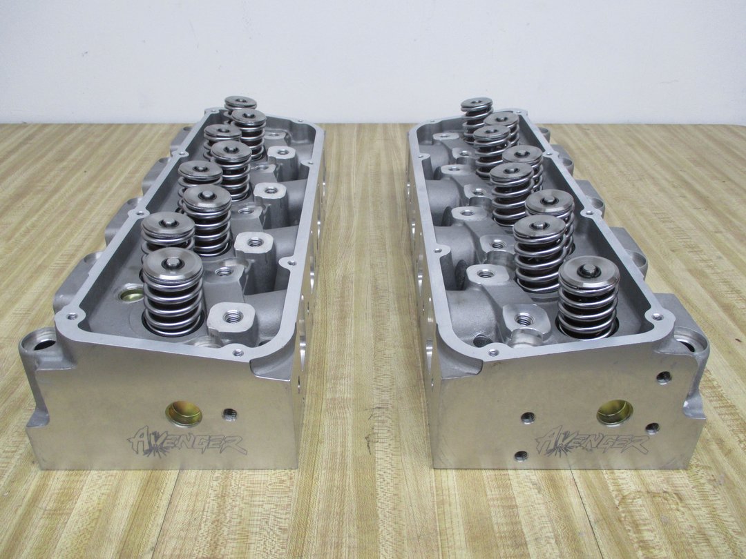 Avenger SBF 351 Cleveland Aluminum Cylinder Heads for Sale in ANAHEIM