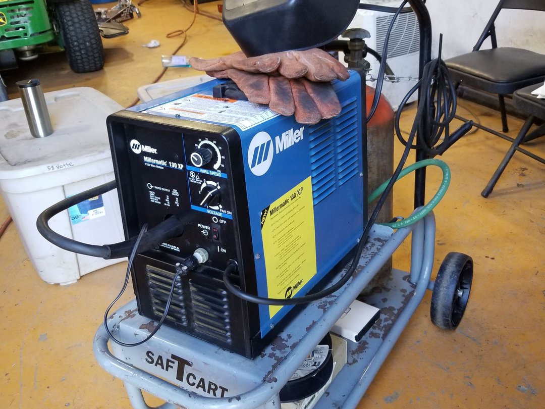 Millermatic 130XP Mig Welder with cart/3 spools/helmet/tips for Sale in