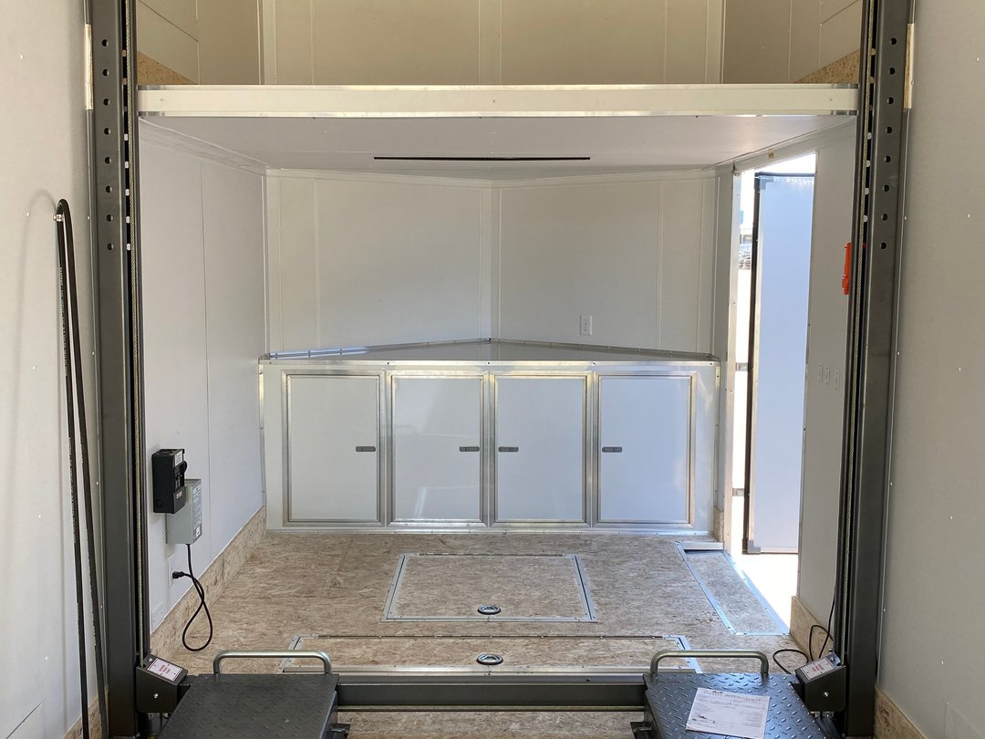 NEW 24' STACKER/BLACK/WHITE/LIFT/3AXLE 37,500 for Sale in ELKHART