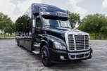 2020 ShowHauler Cascadia DT12 with Garage • Single Slide 