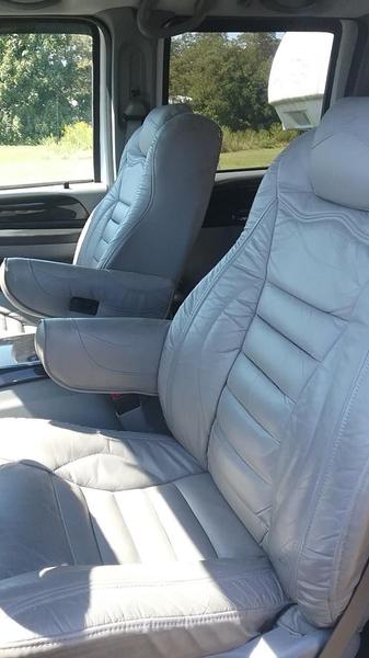 Freightliner 4x4 Quad Cab - automatic trans - low miles