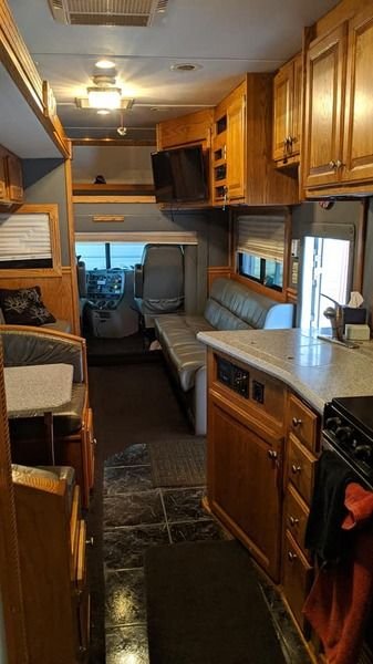 2005 RENEGADE TANDEM AXLE MOTORHOME for Sale $129,995