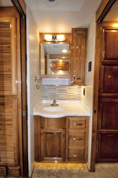 2020 RENEGADE RV Verona LE 38LDG Class C Motorhome