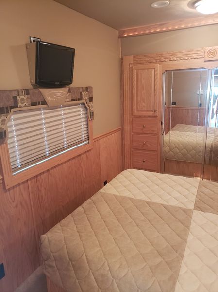 2008 Renegade 42' 2-Slide Motorhome/Toterhome 5,123 Miles