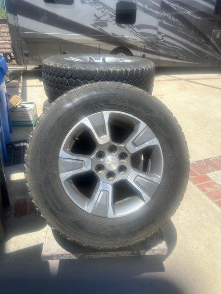 Colorado Z71 mags and tires  for Sale $475 