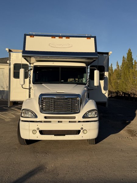 2009 freightliner/renegade  for Sale $165,000 