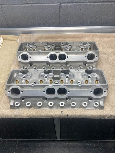Pair of Bowtie 18 Degree Chevy Heads SBC   for Sale $2,000 