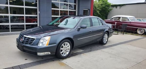 2011 Cadillac DTS  for Sale $15,995 