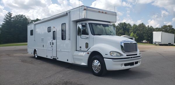 2005 40' Optima Motorhome 450HP Mercedes 10 Speed Automatic for Sale $129,900