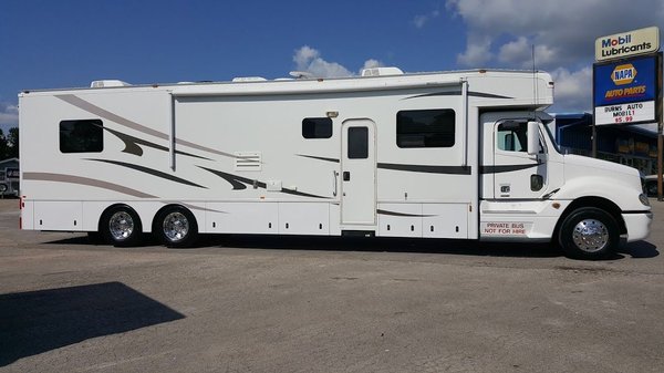 2007 Haulmark 45' Motorhome Toterhome Mercedes 450HP 2-Slide for Sale $169,900