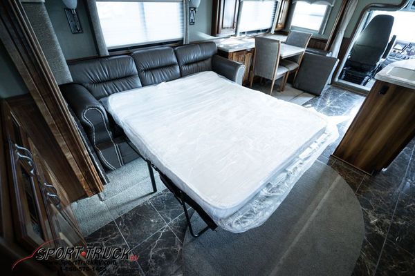 2015 Haulmark Motor Coach Motor Home 4505FG