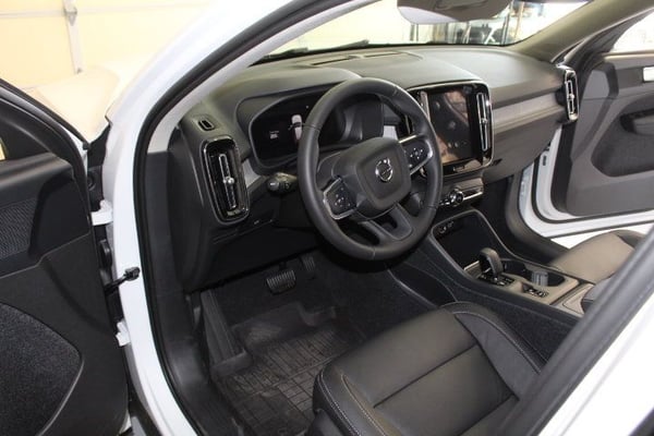 2023 VOLVO XC40  SUV BRAND NEW 800 MI MAKE TRADE  for Sale $40,000 