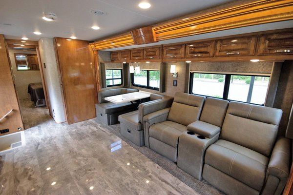2020 RENEGADE RV Verona LE 38LDG Class C Motorhome
