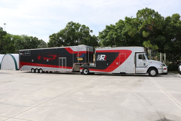 2005 Freightliner Toter and Race Trailer 2012 MTI