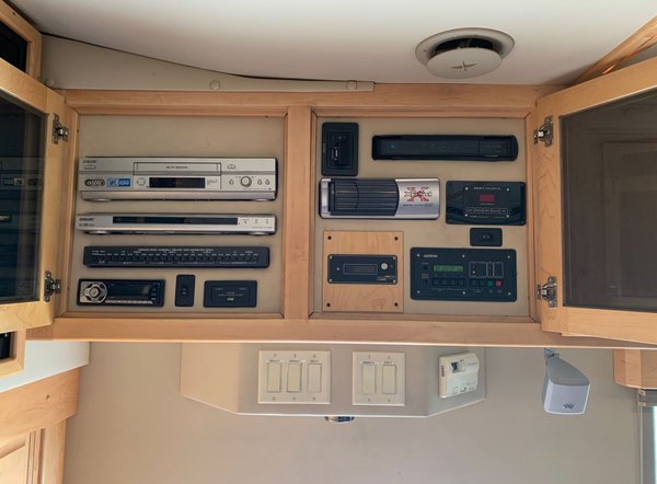 Beautiful 2005 35' NRC Motorhome: 78,000 miles for Sale $159,900