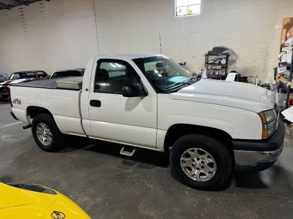 2004 Chevrolet Silverado  for Sale $10,895 