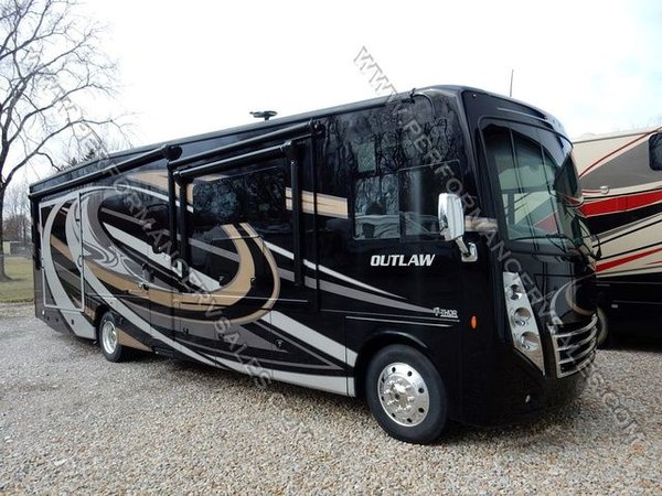 2019 Thor Motor Coach Outlaw