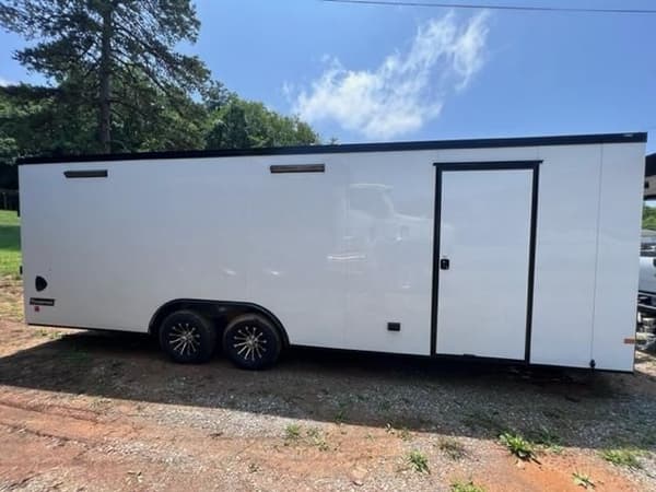 2023 Outlaw Trailers 8.5x24 Cargo / Enclosed Trailer