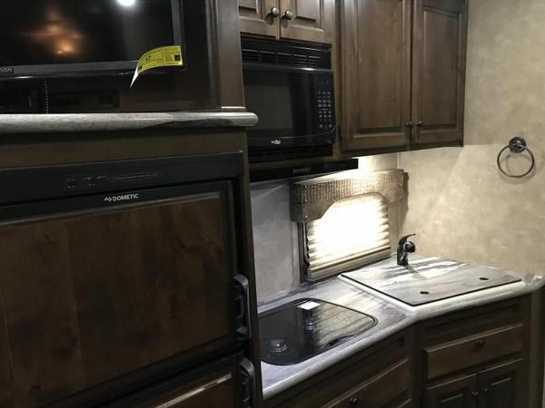 2018 Sundowner Trailers 46ft Silver Toy Hauler for Sale $70,155