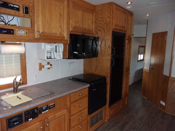 2003 Renegade 28' conversion for Sale $119,000