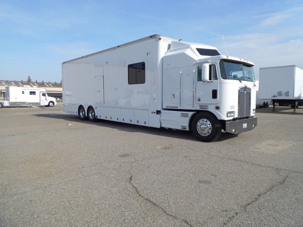 Kenworth K100 Straight Truck for Sale $139,500