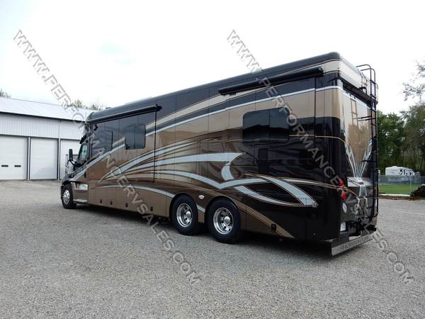 2019 40' Showhauler coach