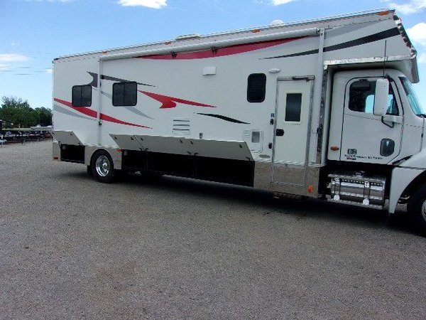 2003 Renegade 28' conversion for Sale $119,000