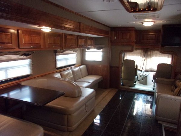 2008 Haulmark 45' 3-slide motorhome