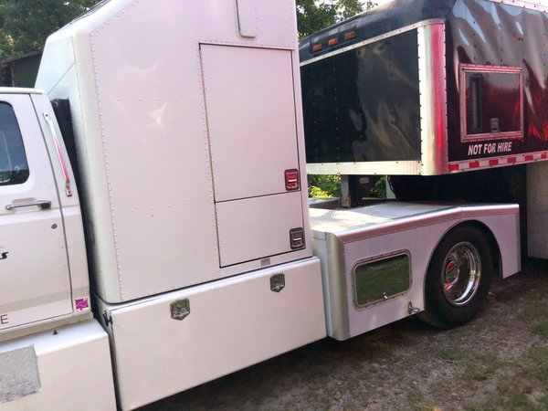 1998 Ford F800 Toter for Sale $25,000