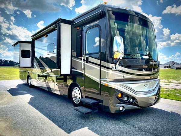 Fleetwood 38k Expedition for Sale $155,000