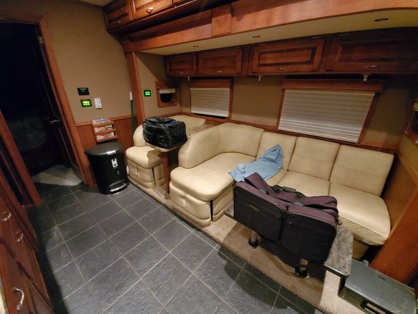 2011 Showhauler Garage unit  for Sale $269,900 