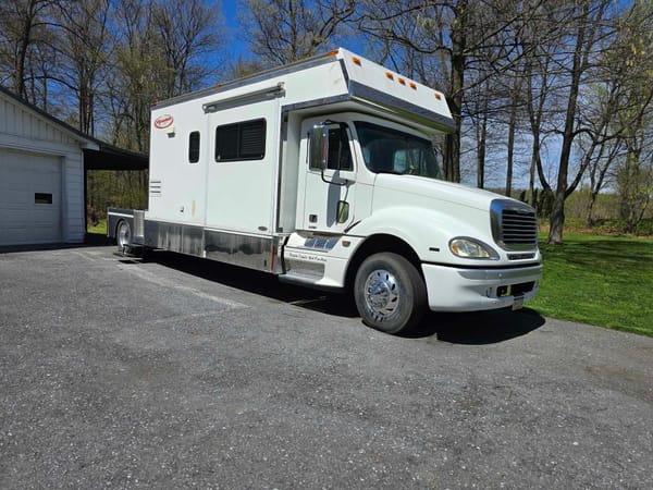 2004 Freightliner Columbia   for Sale $145,000 