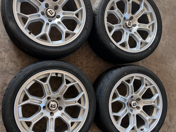 18” Motegi Rims with Racing Tires