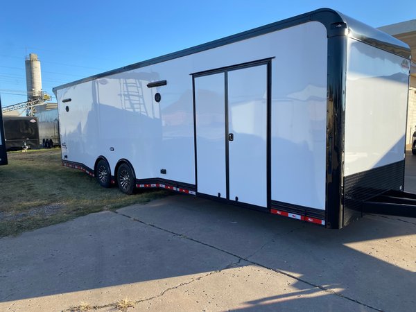 30FT LOADED WITH CABINETS ON SIDE WALL  for Sale $36,000 