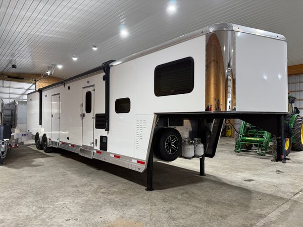 2025 Shadow Toy Hauler 