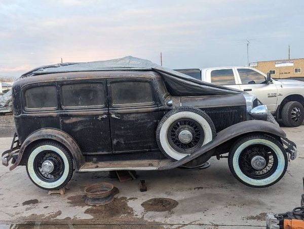 1933 Chrysler Sedan  for Sale $8,995 