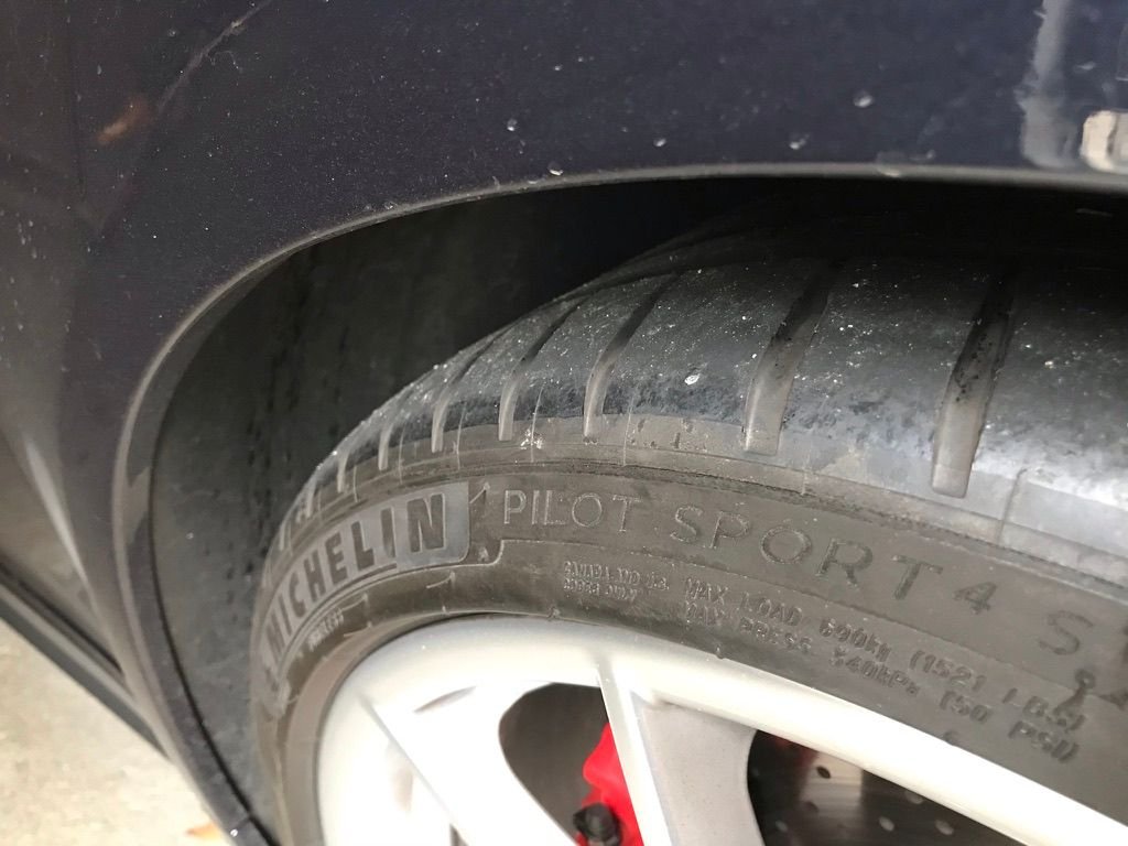 scuff marks on edges of tires Rennlist Porsche Discussion Forums