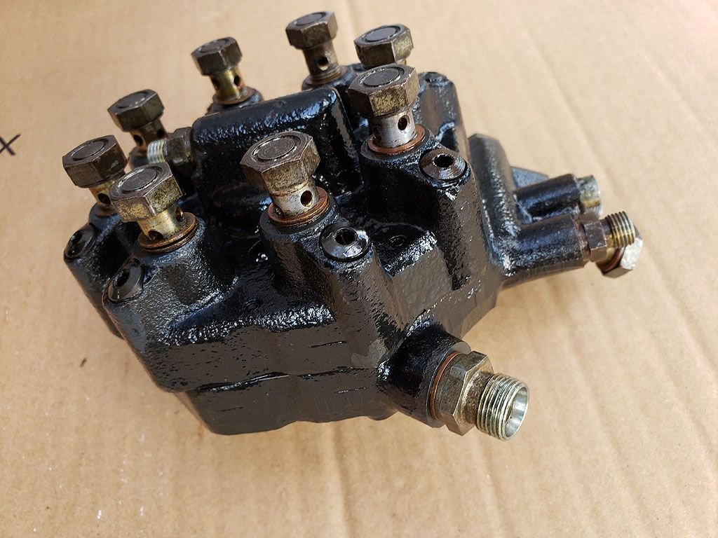 Porsche 928 Euro S 4.7 Fuel Distributor Bosch Part 0 438 100 027 K