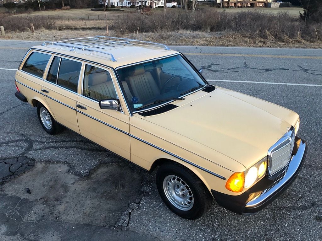 1984 Mercedes-Benz 300TD - 1984 Mercedes-Benz 300TD Turbodiesel - Used - VIN WDBAB93A8EF002153 - 208,000 Miles - 5 cyl - 2WD - Automatic - Wagon - Yellow - Westport, CT 06880, United States