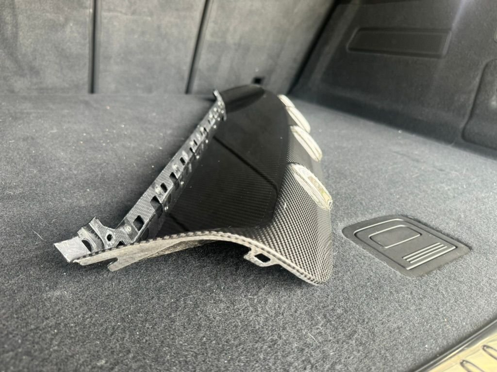 Exterior Body Parts - Cayenne 9YA Rear Trim Lower Center Carbon Fiber - Used - 2021 to 2024 Porsche Cayenne - Miramar Beach, FL 32550, United States