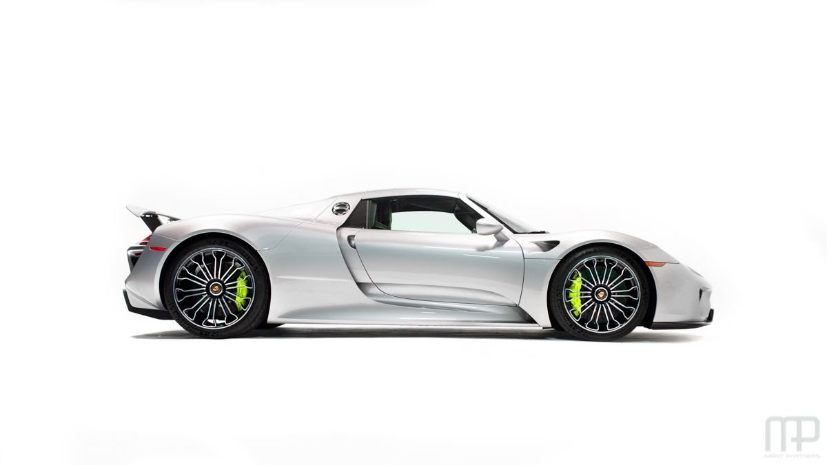 2015 Porsche 918 Spyder - 2015 Porsche 918 Spyder - Used - VIN WP0CA2A11FS800428 - 3,815 Miles - 8 cyl - AWD - Automatic - Convertible - Silver - Atlanta, GA 30360, United States