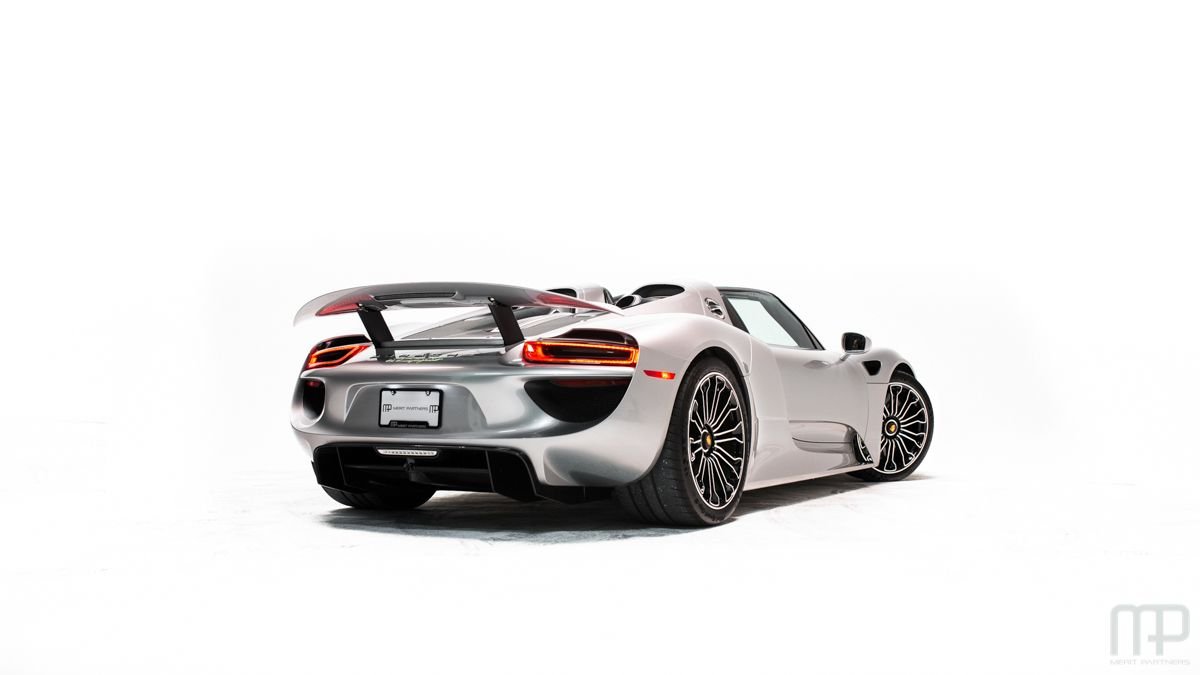 2015 Porsche 918 Spyder - 2015 Porsche 918 Spyder - Used - VIN WP0CA2A11FS800428 - 3,815 Miles - 8 cyl - AWD - Automatic - Convertible - Silver - Atlanta, GA 30360, United States