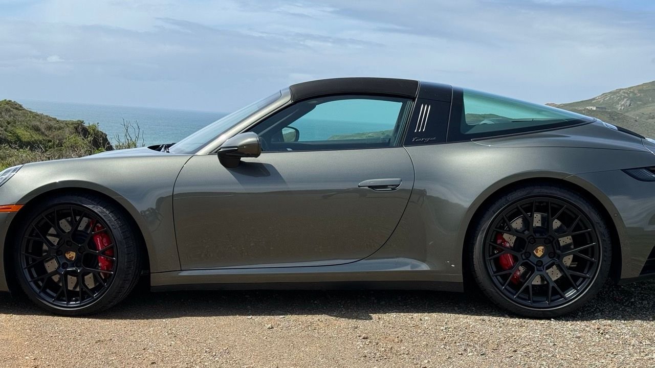 2022 Porsche 911 - 2022 GTS Targa 4 in Aventurine Green, 930 Red leather package, Super low miles - Used - VIN WP0BB2A94NS232477 - 1,390 Miles - 6 cyl - 4WD - Automatic - Coupe - Gray - San Francisco, CA 94107, United States