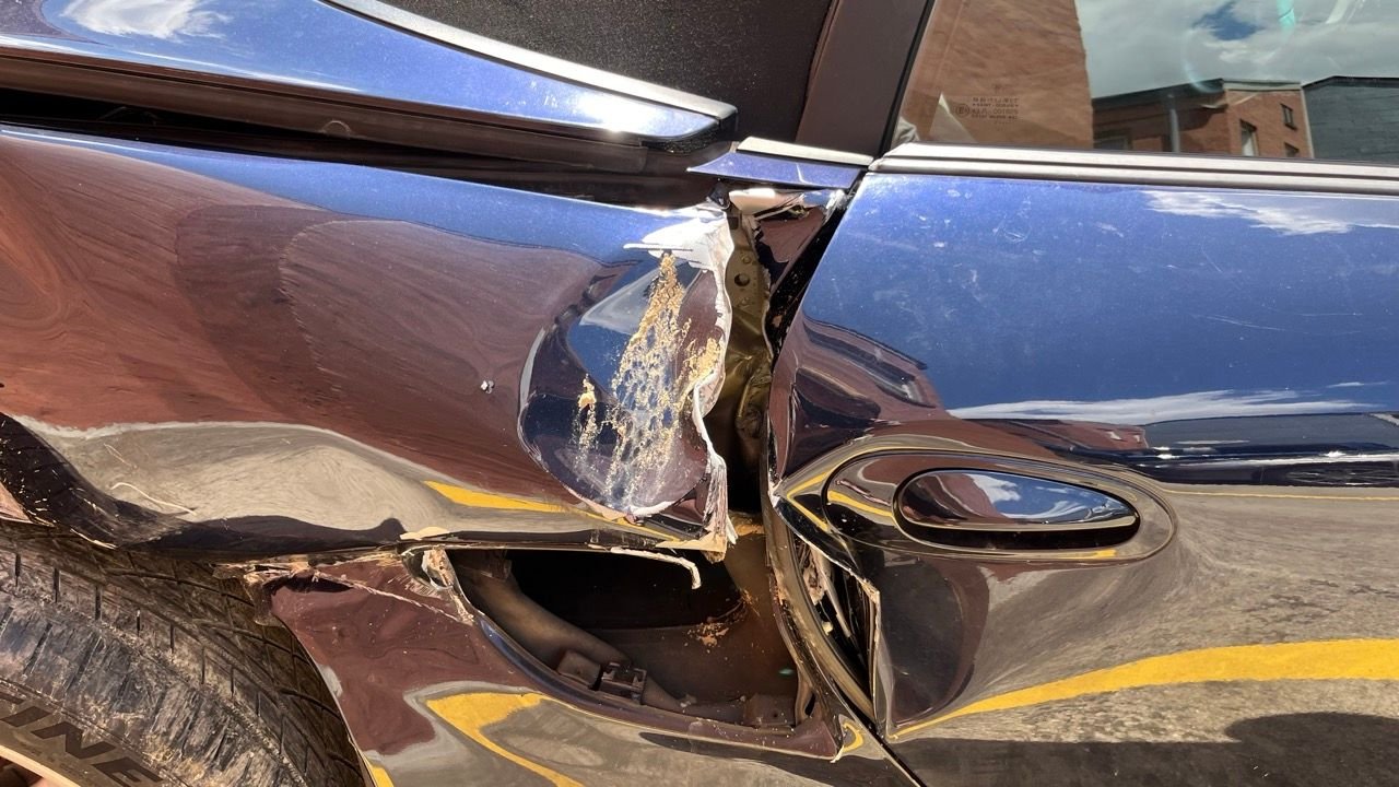 2003 Porsche Boxster - Accident-Damaged 2003 986 Boxster - Used - VIN WP0CA29803U622271 - 79,000 Miles - 6 cyl - 2WD - Manual - Convertible - Blue - Cincinnati, OH 45202, United States