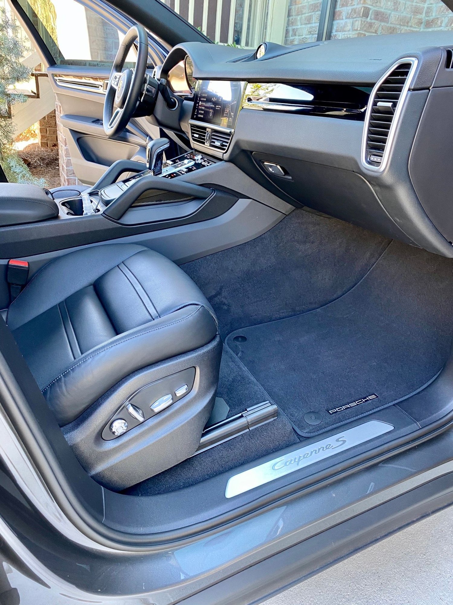 2019 Porsche Cayenne - 2019 Cayenne S - Used - VIN WP1AB2AY9KDA63803 - 9,250 Miles - 6 cyl - AWD - Automatic - SUV - Gray - Atlanta, GA 30316, United States