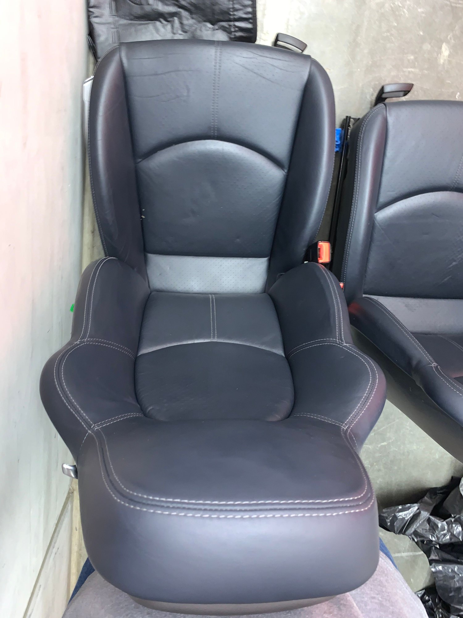 Interior/Upholstery - PORSCHE 911 (997) LEER HARDBACK SPORT SEATS - Used - Murrieta, CA 92562, United States