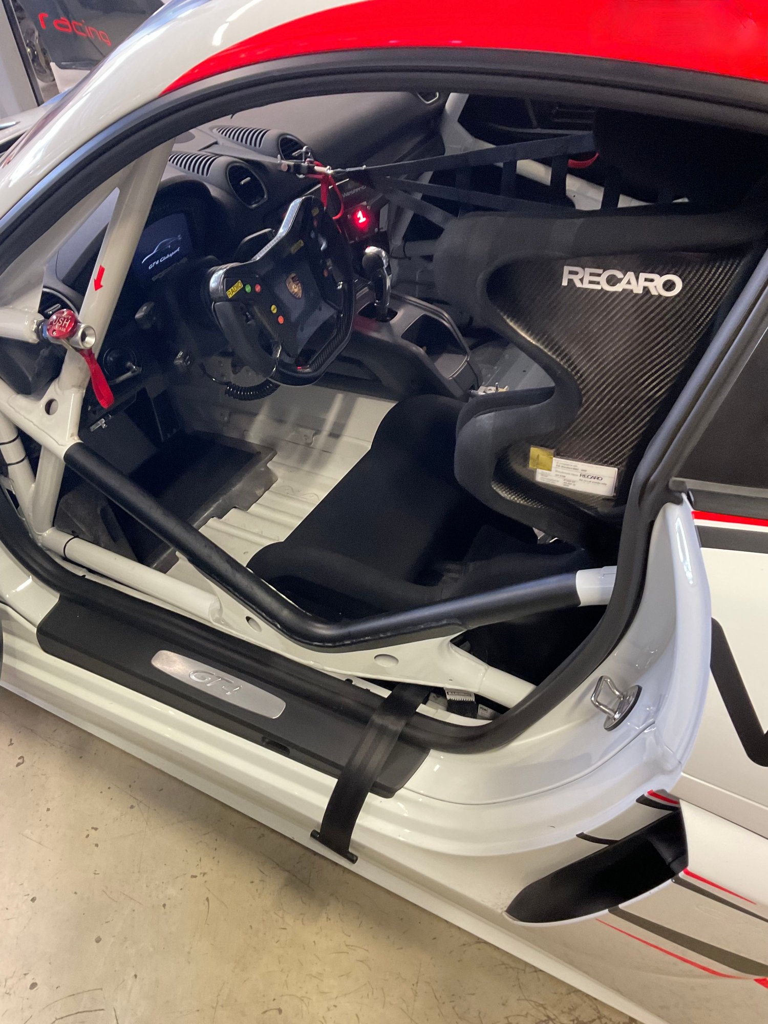 2019 Porsche 718 Cayman - For sale a late 2019 production 718 Cayman GT4 Clubsport Competition MR - Used - Lee's Summit, MO 64064, United States