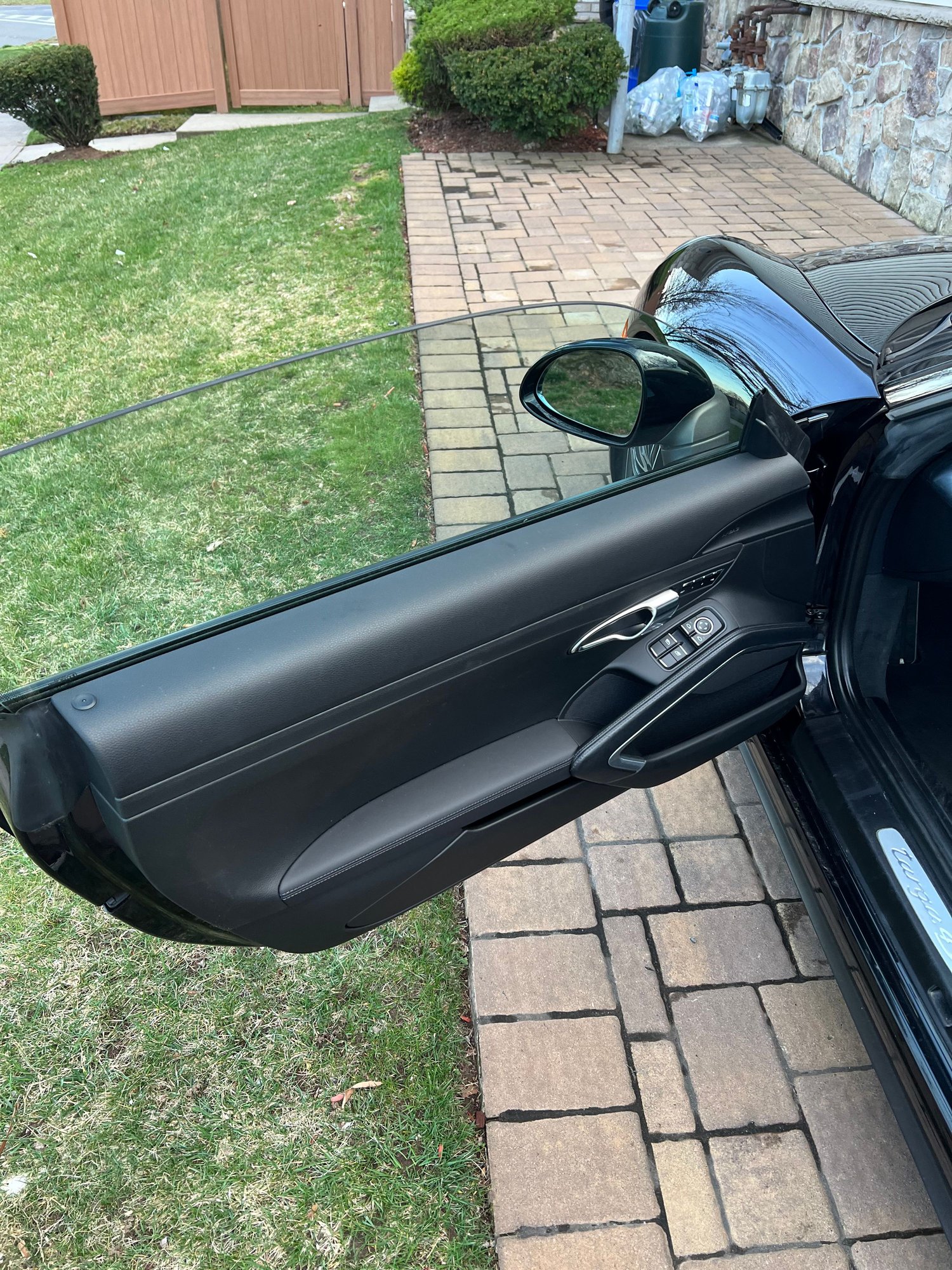 2016 Porsche 911 - 2016 Porsche Targa 4S - Used - VIN WP0BB2A94GS136397 - 53,050 Miles - 6 cyl - AWD - Automatic - Convertible - Black - Fort Lee, NJ 07024, United States