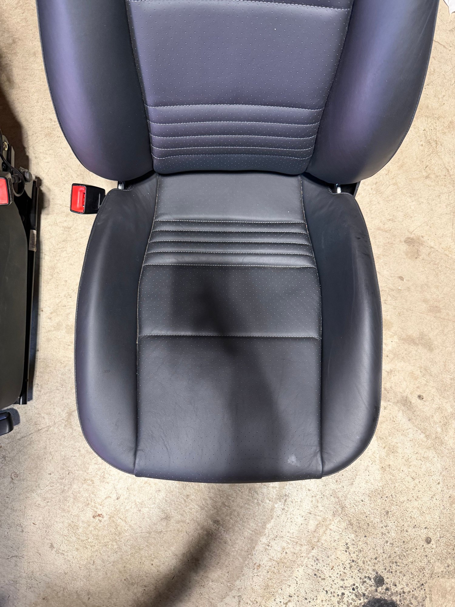 Interior/Upholstery - SUPER MINT PORSCHE 996 SPORT SEATS - Used - 1999 to 2005 Porsche GT3 - Troy, MI 48083, United States