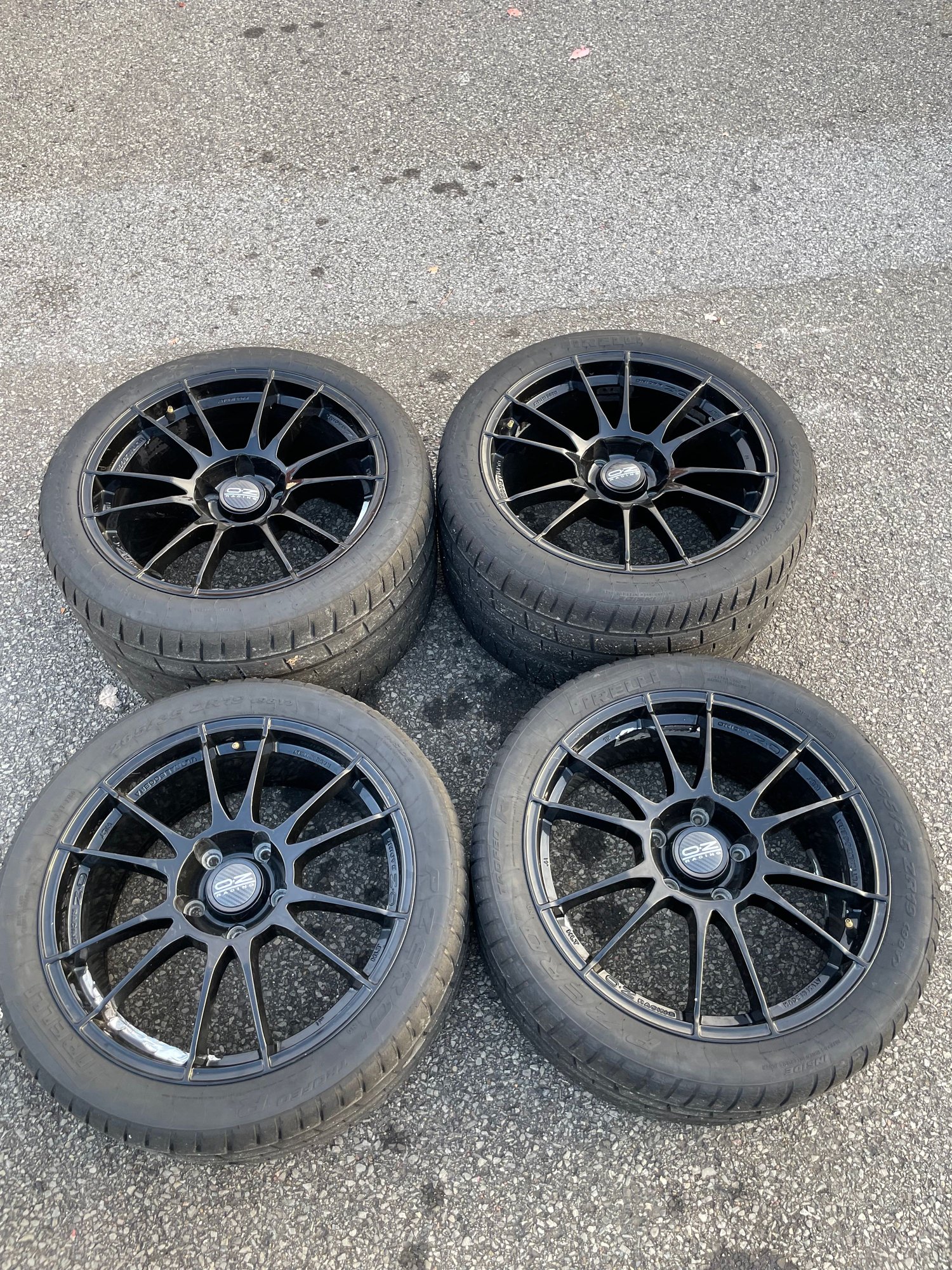 Wheels and Tires/Axles - OZ Wheels Ultra Leggerra - Used - 2014 Porsche 911 - Laval, QC H7L5Z6, Canada